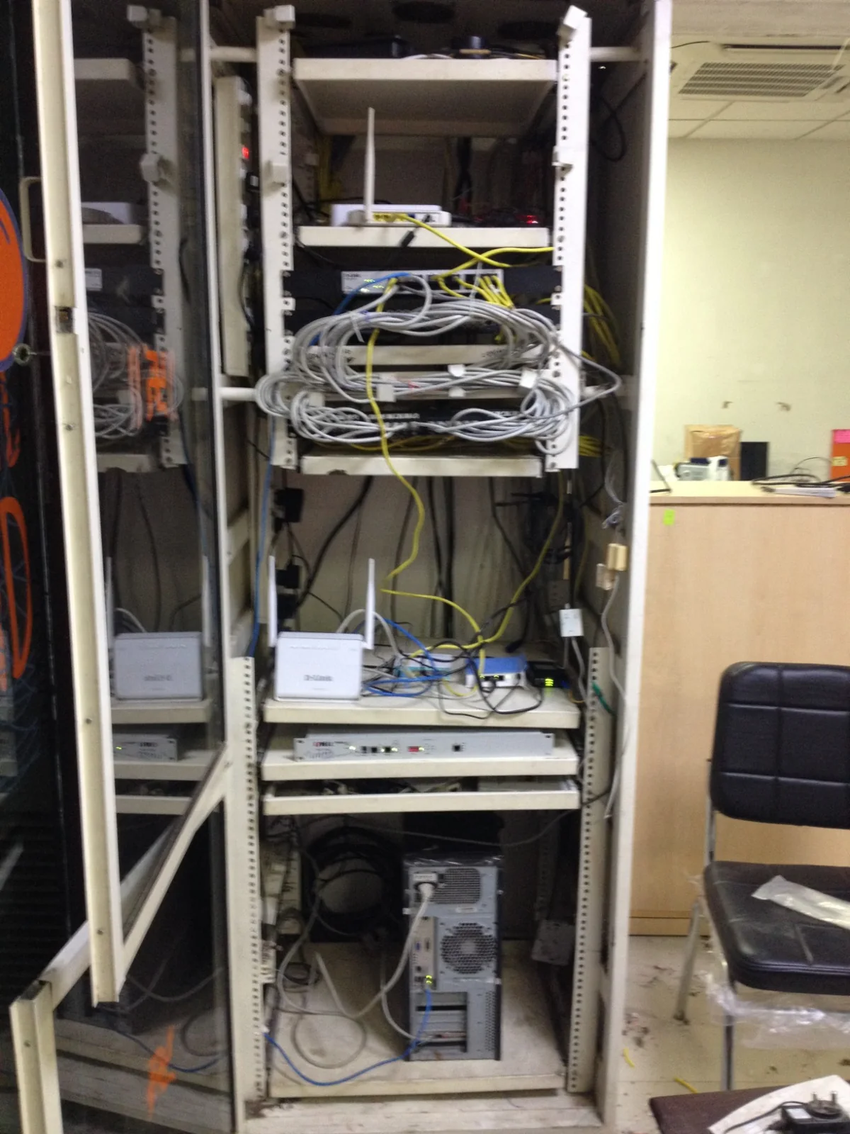 IT infrastructure equipment rack
